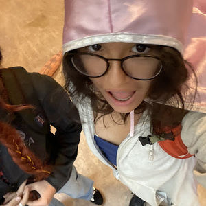 Meet your Posher, Claire